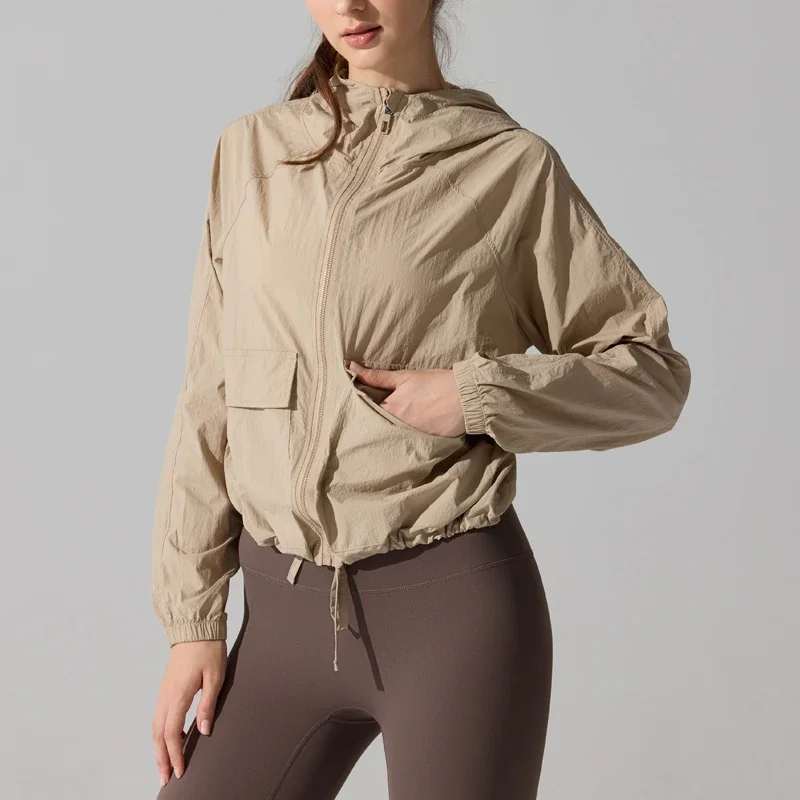 سترة مطر خفيفة الوزن للنساء من - مراجعة Running Gear Rain وسعره